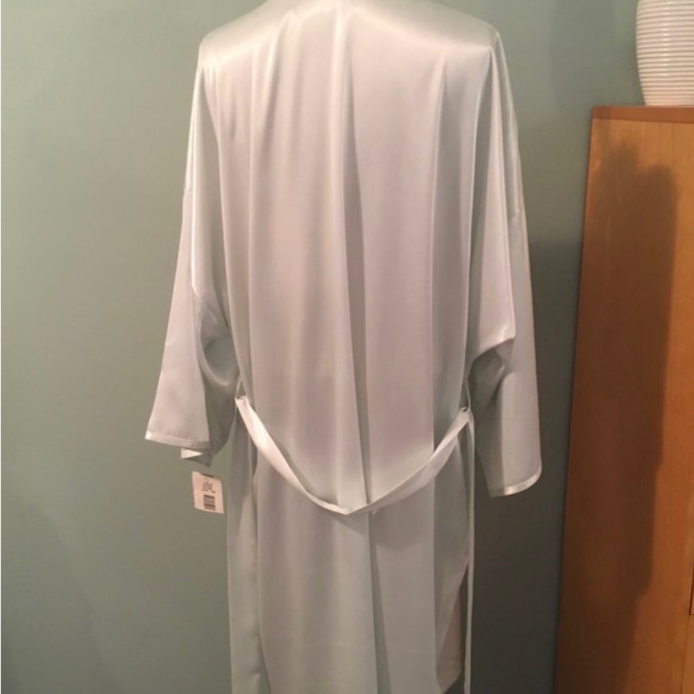 Vintage 90s Satiny Robe/Housecoat, Sz XL, Soft Green (Pistachio), Wrap R… - Picture 2 of 8